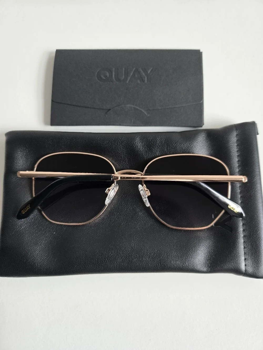 New Quay Australia Unisex Big Time Texture Gold Frame/Smoke Lens Sunglasses